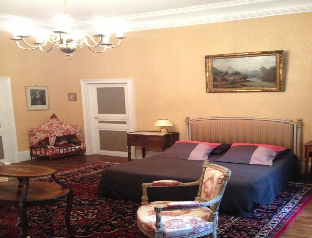 Chateau De Villars Villeneuve-sur-Allier Room photo